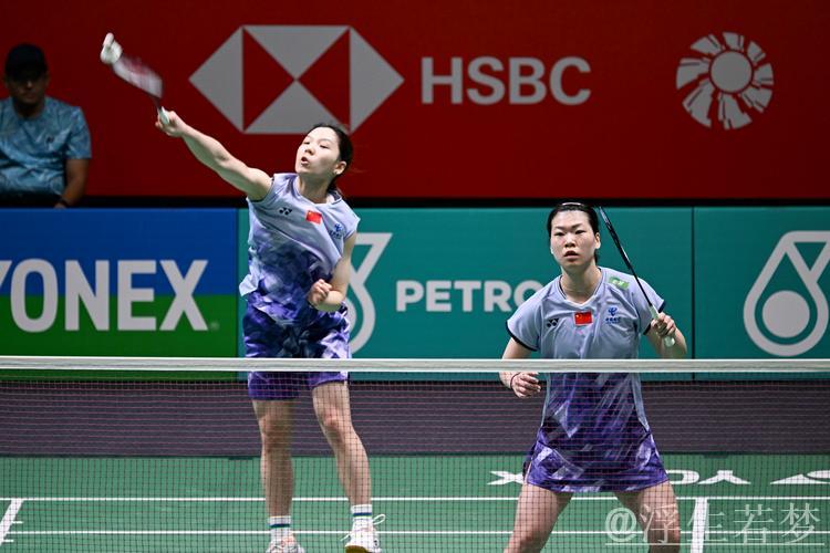中国羽毛球公开赛女双八强对决：马来西亚迎战中国