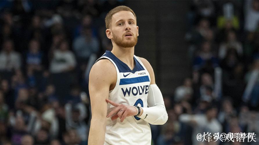 迪温琴佐11分7助攻表现抢眼,三分神准助力大胜 迪温琴佐11分7助攻表现抢眼,三分神准助力大胜