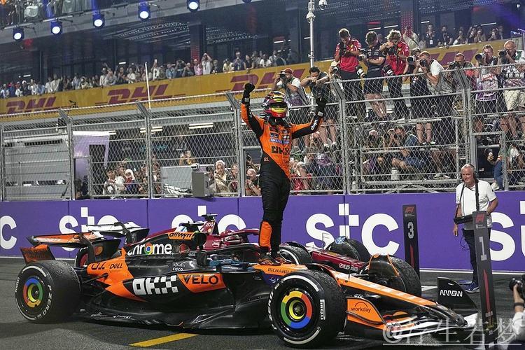 迈凯伦车队在F1迈阿密大奖赛中包揽冠亚军，皮亚斯特里实现赛季三连胜。